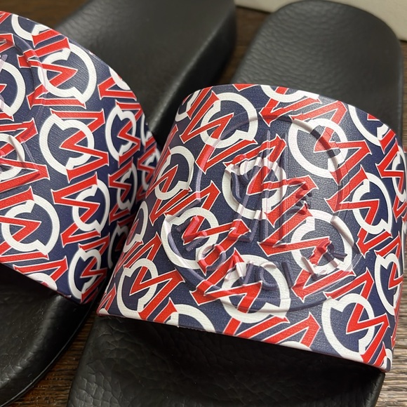 MONCLER MENS BASILE SLIDES WHITE SIZE 39/6 us BRAND NEW - Picture 2 of 5